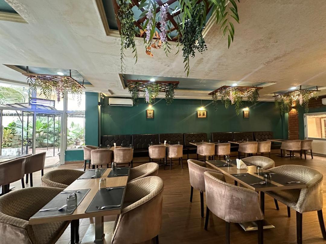 Hotel Belle Vie Kinshasa Ngoại thất bức ảnh