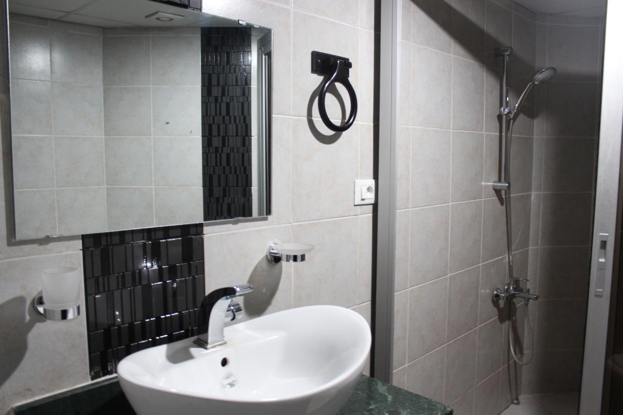 Hotel Belle Vie Kinshasa Ngoại thất bức ảnh